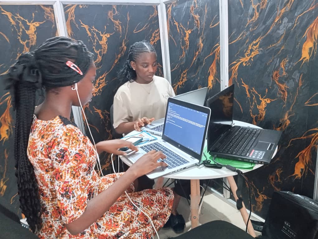 youny tech leader working and collaborating on their team project